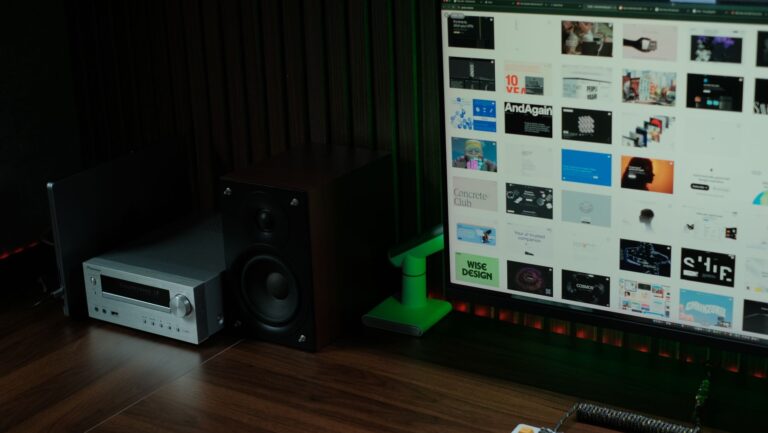 Small desktop audio