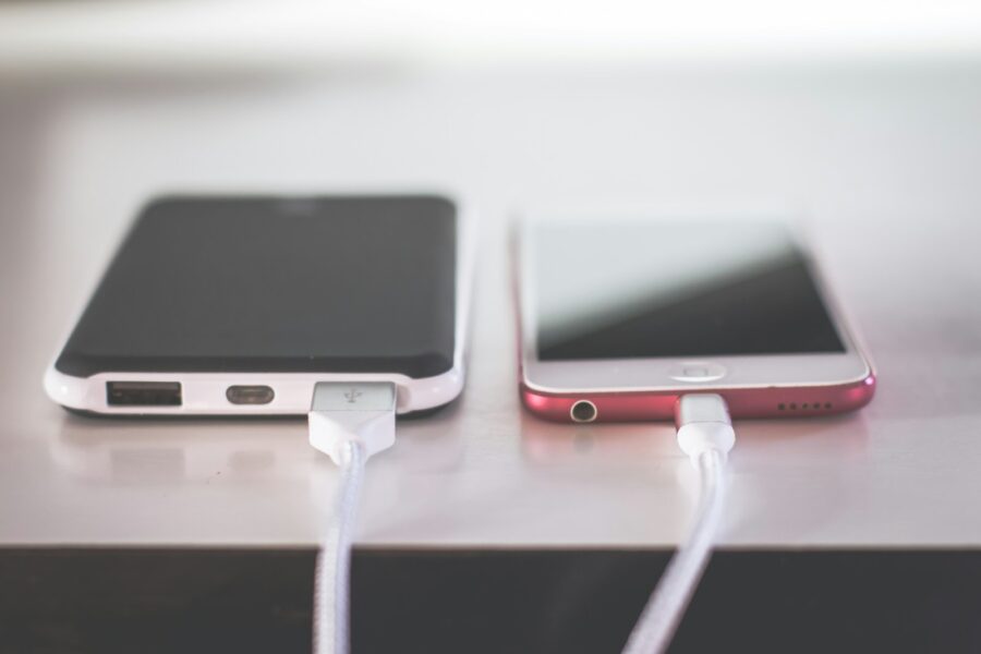 Power bank smartphone
