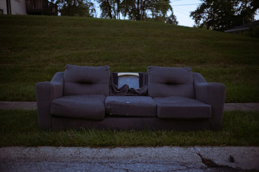 Soundbar subwoofer couch