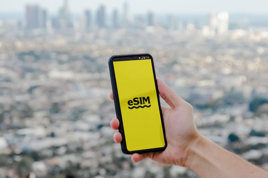 Smartphone esim code