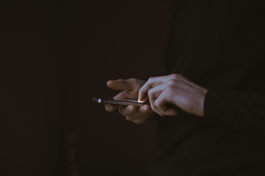 Smartphone hand sms