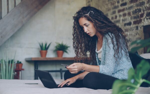 How to stay safe from online shopping scams and fake stores