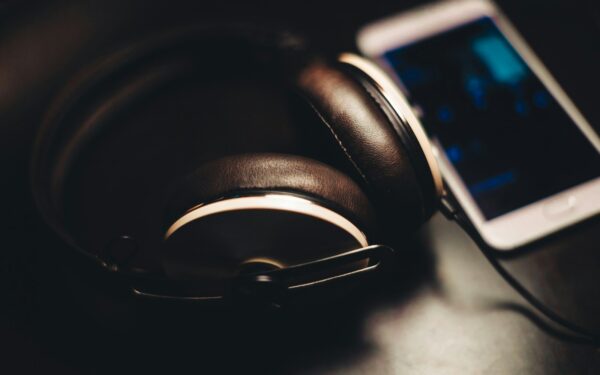 How to use equalizer settings to get better sound from any headphones or speakers