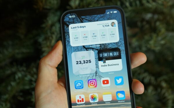 How to use home screen widgets to make your smartphone faster and more useful
