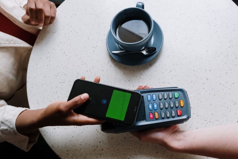 Smartphone tapping nfc