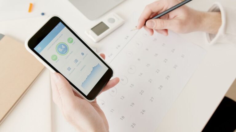 Habit tracking calendar