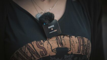 Lavalier microphone basics: how to get clear voice recording without a studio