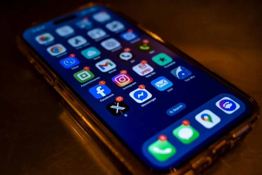 Smartphone table notifications