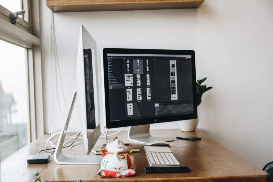 Monitor desk windows