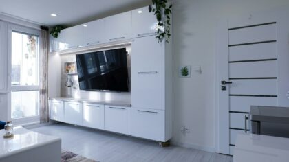 Smart home ideas for small apartments that do not feel cluttered